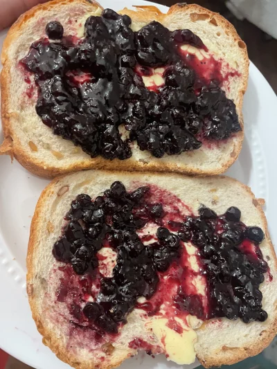 lajsta77 - Dziś wegański #kawior czyli dżem jagodowy :) #jedzzwykopem