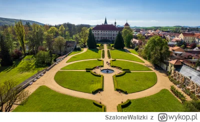 SzaloneWalizki - Cześć, 

Czechy Północne to zdecydowanie ładny region w kraju, połud...