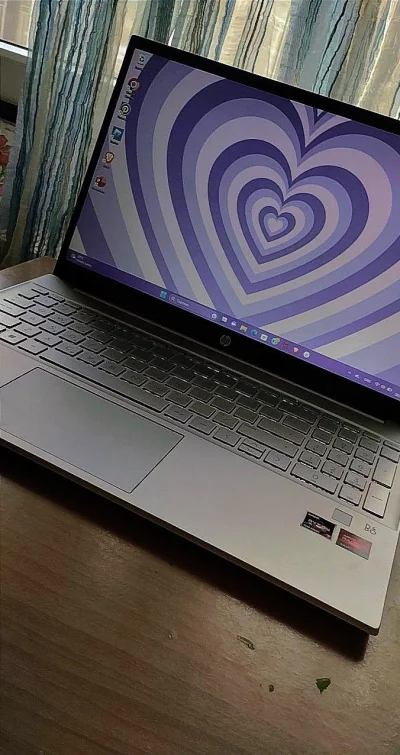 Rogue_Gips - Laptop mojej ex



#laptop #pokazbiurko #heheszki