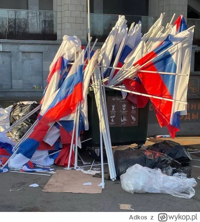 Adkos - Dlaczego rosjanie wyrzucili flagi rosji do śmieći? Halo, #modercja zgłosicie ...