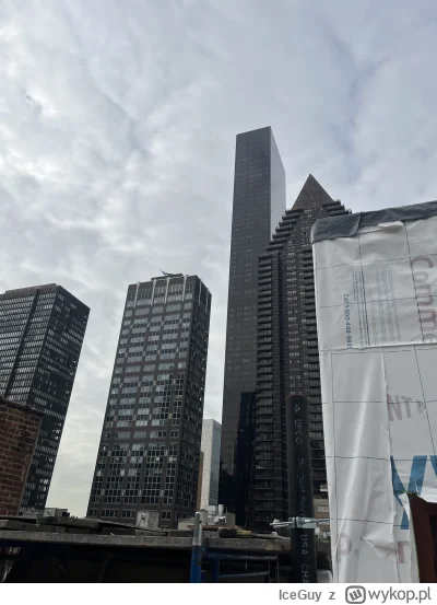IceGuy - @Portek8 u mnie taki widok, ten biały budynek to ONZ - a dzisiaj jakiś szczy...