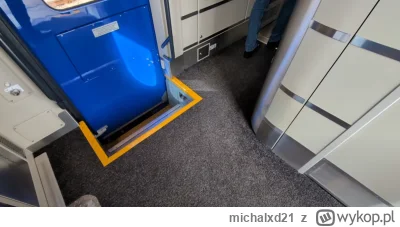 michalxd21 - @Damasweger: Mnie urzekło to przejście, idealne dla osoby większej, star...