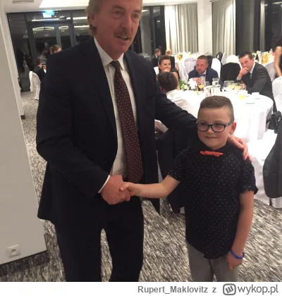 Rupert_Maklovitz - #dart 

Ruda małpo ja nadal trzymam kciuki za ojca przeciwko angie...