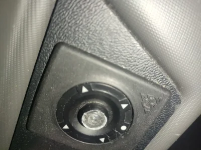 Lardor - Auto przebieg 34 105 km rocznik 2025 i już się gałka od regulacji lusterek u...