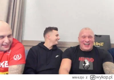 wieszjo - Smieszkują se z wiercenia kolan i #!$%@? XDD Słowik beeee ale Buła juz może...