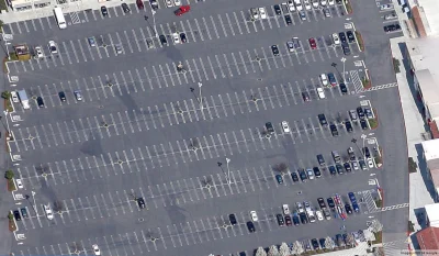 SzycheU - Wiadomo, parkingi powinny być takiej wielkości żeby jaśniepan nie musiał cz...