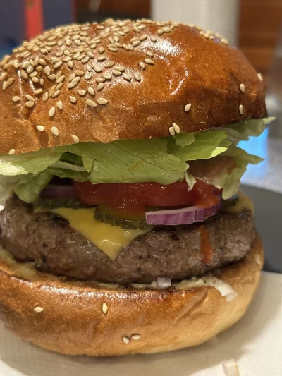 Oastry - Dzisiaj klasyczny domowy burger wlatuje, zmielone mięso z antrykotu

#jedzzw...