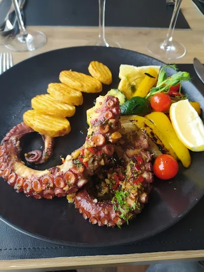 idedolasu - #gotujzwykopem #codziennysynbozy nawet zabite i ugrillowane ośmiornice są...