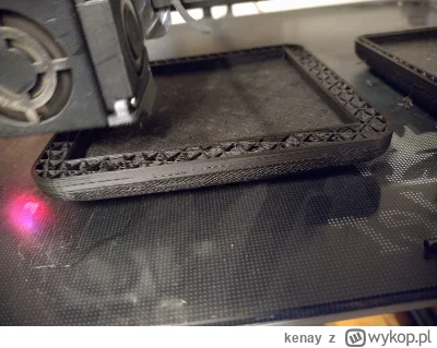 kenay - Zmieniłem filament, puściłem wydruk i poszedłem spać. Drukarka sterowana prze...