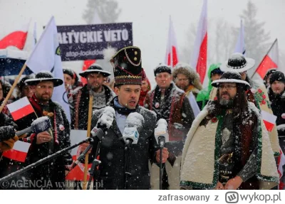 zafrasowany - >Widać po mnie?

@wscieklybyk: Typie z nosa ci śnieg prószy. I prokacap...