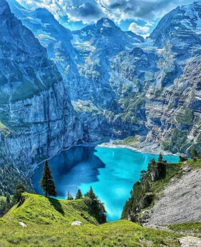 Badmadafakaa - Oeschinen Lake, Switzerland
#earthporn