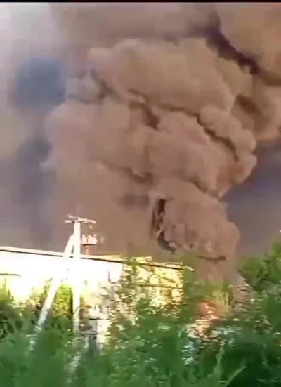 Trismus - Kilka dronów Sił Zbrojnych Ukrainy zaatakowało składy paliwa w Kałacz nad D...