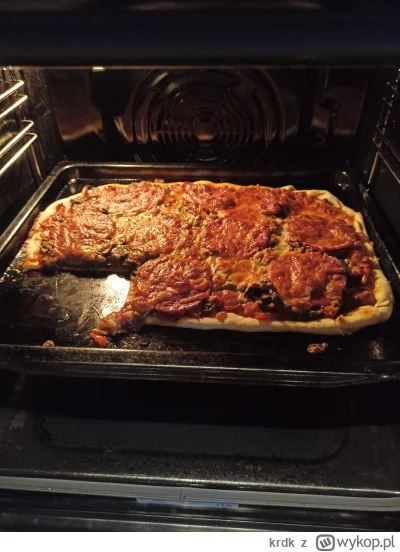 krdk - #gotowanie #heheszki

Zrobiłem pizzę. Dodałem do niej bardzo ważny składnik, a...