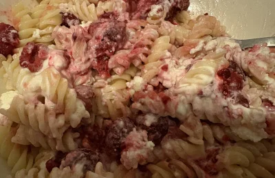 asdfghjkl - Makarun z twarogiem i malinami #jedzzwykopem