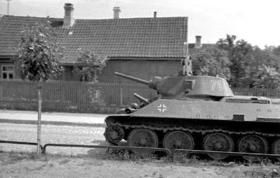 wfyokyga - Jakaś krótka ta lufa, wydaje mi się że T-34 miał dłuższą.
