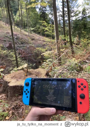 jatutylkonamoment - Zabłądziłem w gdzież za wschodnią bramą khorinis, to siedzę sobie...