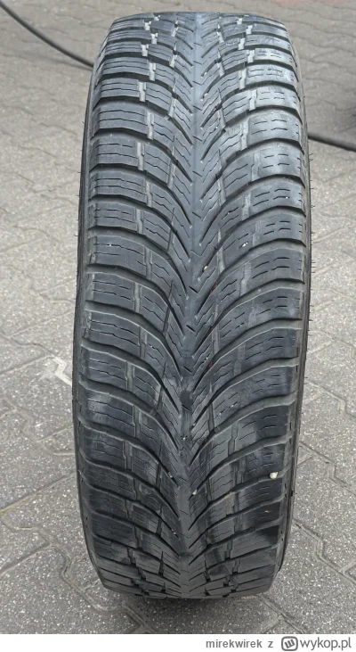 mirekwirek - Oto 2 letnia opona Nokian Seasonproof R17C na zdjęciu. Ech... od 15 lat ...