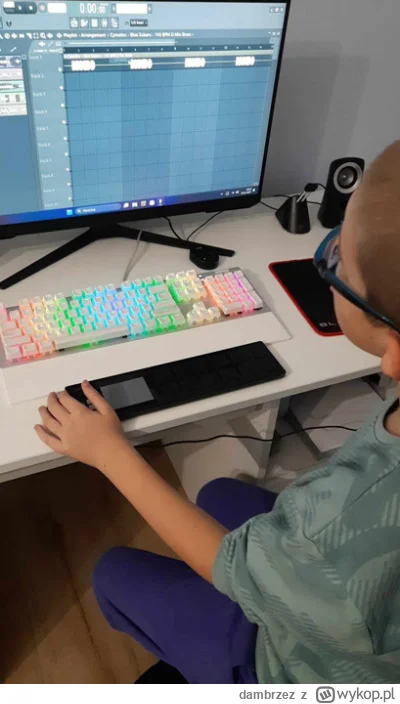 dambrzez - Dziękuję @Mr_Przyjemny po moim wpisie "mój 9 letni syn tworzy muzyke itd" ...