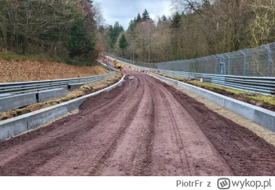 PiotrFr - Trwa remont Nürburgringu. Jezdnia ma zostać zwężona i będzie droga dla rowe...