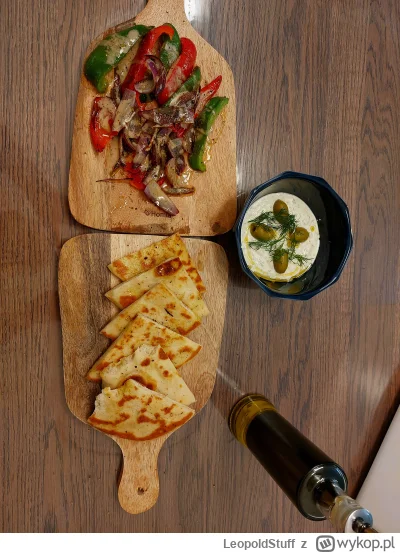 LeopoldStuff - Grecka kolacja
#gotujzwykopem #jedzenie