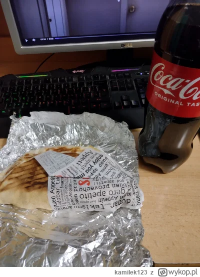 kamilek123 - Kebab i coca cola jedyne przyjemności dla chłopa ech...
#przegryw #samot...