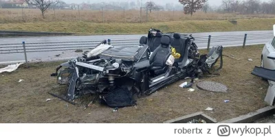 robertx - W artykule chcieli się przejechać po Mercedesie jak to z niego niewiele zos...