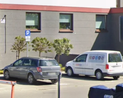 machobuzon - Na moim osiedlu zrobili tak, że namalowali miejsca dla niepełnosprawnych...