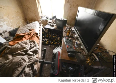 KapitanTorpedal - @Zoltafik: Mógłby zacząć strimować ze swojego pokoju gejmingowego.....