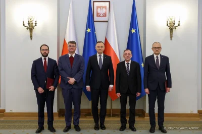MartwyProsty - Przestępcy w Pałacu Prezydenckim (Andrzej Duda pośrodku).

#sejm #beka...