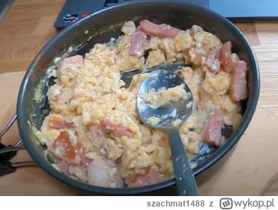 szachmat1488 - on ten "boczuś" w ogóle przysmażył czy rzucił surowy na patelnie wbił ...