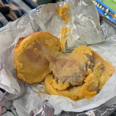 Piotrek7231 - #mecz #stadionowejedzenie #jedzenie #laliga #realmadryt 
Bacon cheesebu...