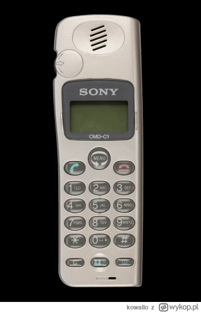 kowallo - @Gupiutki ja pamiętam mój pierwszy telefon komórkowy Sony cmd1. Nostalgia.