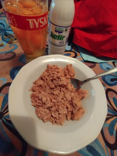 Sosa_wwg - Po kolchozie obiat,przepis:
10jajek
3tunczyki w sosie własnym
Kefir