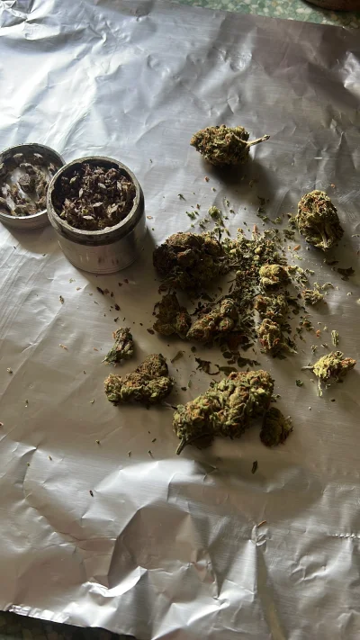 klaudia-hadalala - @Dogecoin jak coś to robię masło konopne a potem brownie