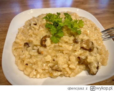 qbencjusz - #gotujzwykopem

Risotto z prawdziwkami/borowikami.
Tym razem na prosecco ...