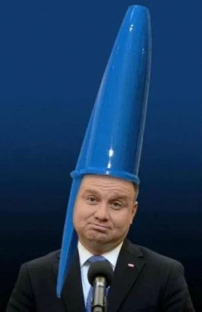 KwadratF1 - Pisuary w formie. Karolek jaki zadowolony i z pogardą odpowiadał redaktor...