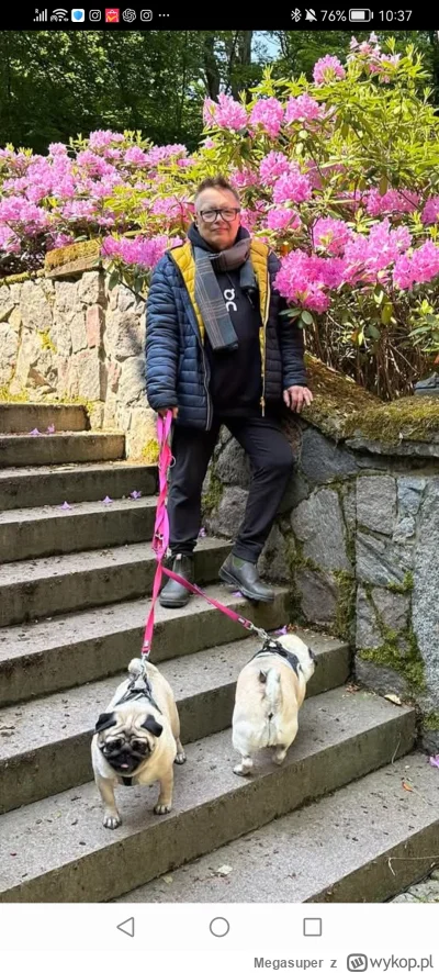 Megasuper - Muniek wygląda jak typowa działaczka LGBT +