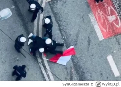 SynGilgamesza - @Luckless kiedy za PiSu policja biła protestujących to była dyktatura...