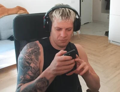 ZanZani - #famemma #twitch #taazy Taazy ma 3x większą prawą łapę niż lewą, już wiadom...