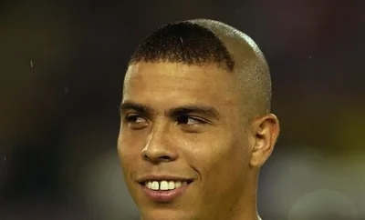 kris-90 - @ice-numero-cinq: szkoda, ze nie w swojej slynnej fryzurze :D