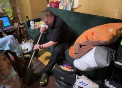 twardy_kij - zalewski posprzataj jak trzeba a nie wykorzystujesz do sprzatania choreg...