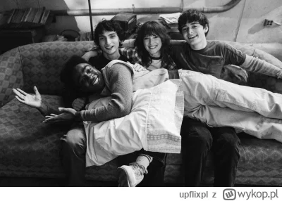 upflixpl - "Stranger Things" | Zdjęcia z okazji zakończenia zdjęć na planie finałoweg...