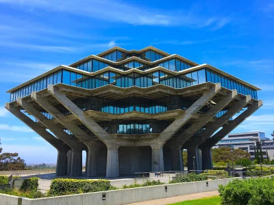 PorzeczkowySok - biblioteka uniwersytecka w San Diego