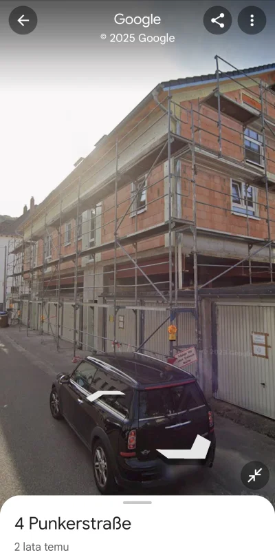 pogop - @Kluskowski wow! Imponujące XD te garaże to takie murowane jak u nas za PRL?