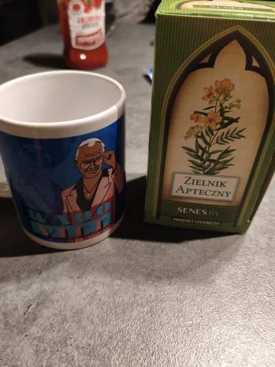 KwasneJablko - walnalem se wczoraj 4 torebeczki lisciu senesu. 

Jelito juz prawie cz...