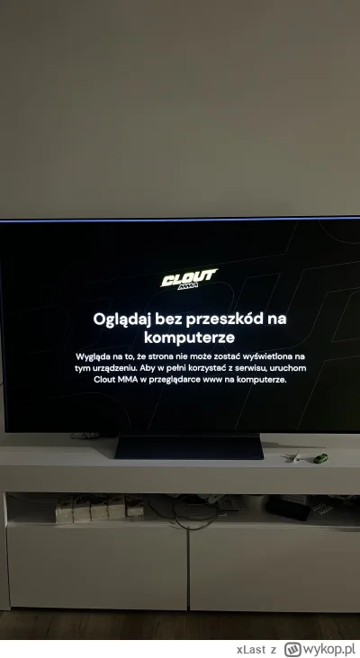 xLast - Serio tak jest? Mam na laptopie oglądać xD leci zwrot #famemma #cloutmma