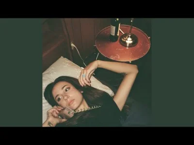 raeurel - Lie to me
Tell me that I'm complete
Tell me I'm not a freak
CLOVES - Grave...