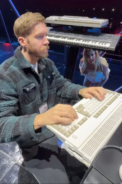 deap - Calvin Harris i re-mix "Miracle". Tracker to OctaMED na A1200 a wokal to Ellie...