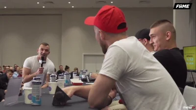 Petsyk - @BombaskaEskadraLotnicza: Serio nie widzisz różnicy między 1 filmem KRYTYKUJ...