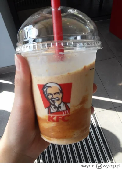deryt - A potem idziesz do KFC, zamawiasz shake'a i dostajesz:
shake w plastikowym ku...